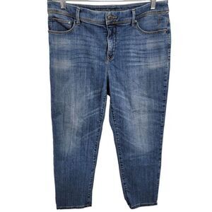 Chico's So Slimming Girlfriend Crop Jeans M Stretch‎ Midrise Skinny Fading